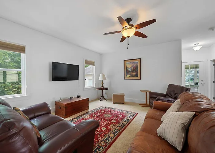 Сasa de vacaciones Classic Charm On Ashland - For 8