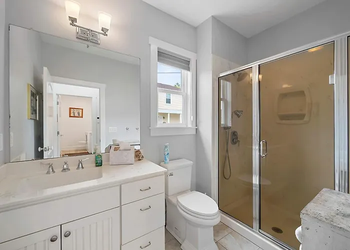 Classic Charm On Ashland - For 8 *