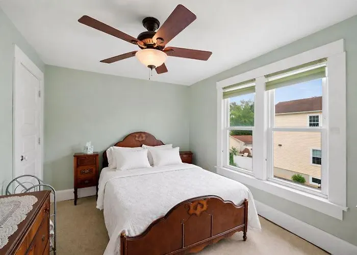 Classic Charm On Ashland - For 8 Сasa de vacaciones